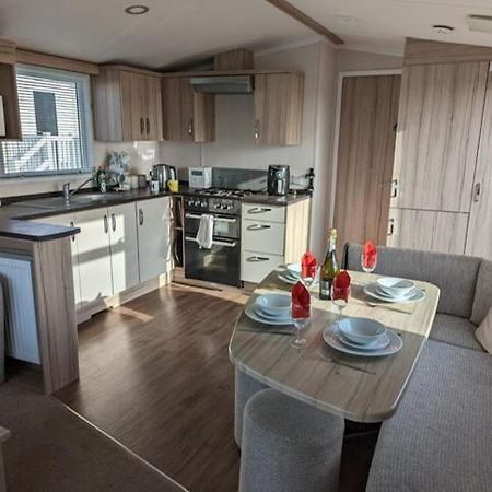 Sleeps 6 Modern And Bright Caravan Littlesea Haven Weymouth Hotel Kültér fotó